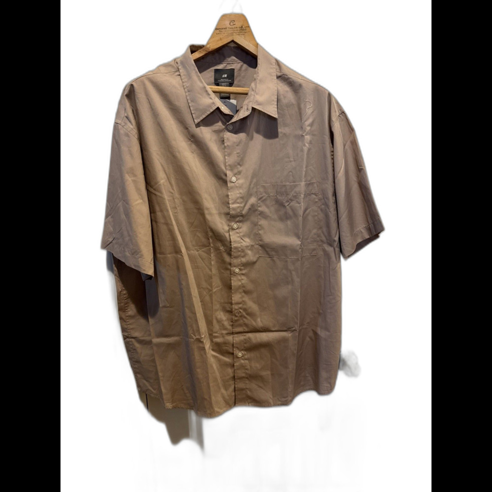H&M Shirt Men's XL Khaki Short Sleeve Relaxed Fit Button-Front - Picture 3 of 8